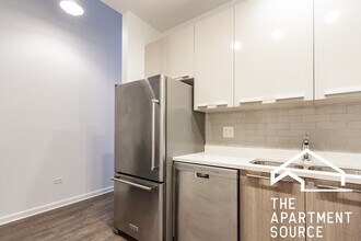 930 W Dakin St, Unit 205 in Chicago, IL - Building Photo - Building Photo
