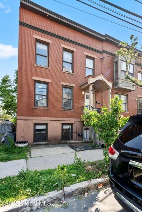56 Catherine St in Albany, NY - Building Photo