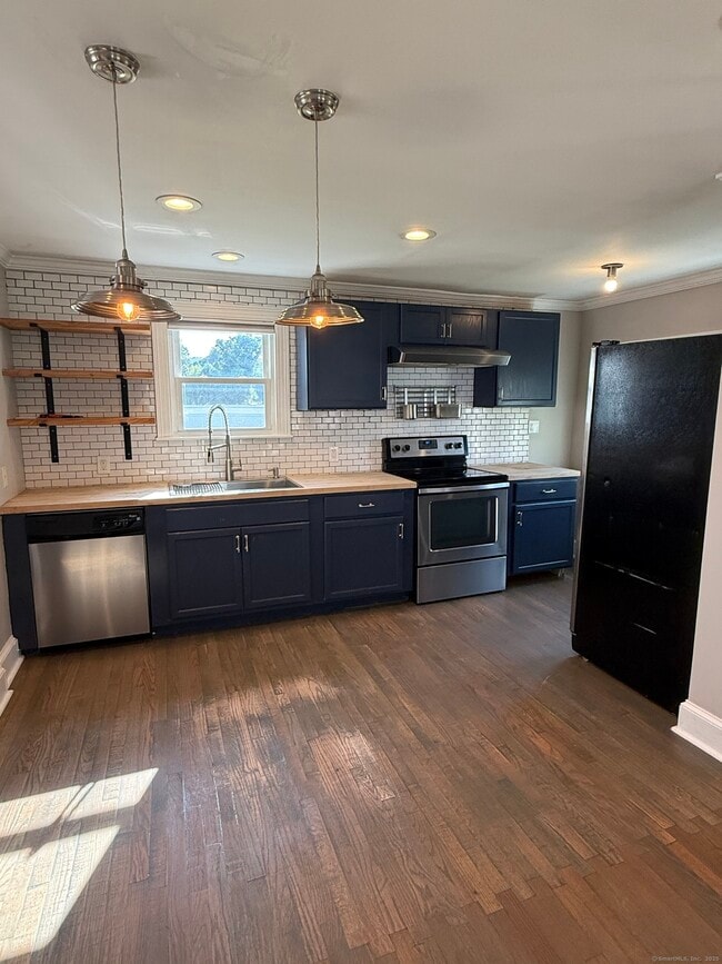 189 Fern St in Manchester, CT - Building Photo - Building Photo