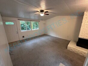 775 SE Roberts Ave in Gresham, OR - Building Photo - Building Photo