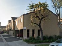 Old Mill Apartments in Huntington Beach, CA - Foto de edificio - Building Photo