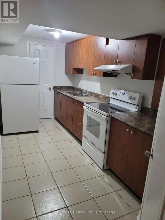 45 Manett Crescent in Brampton, ON - Building Photo - Building Photo