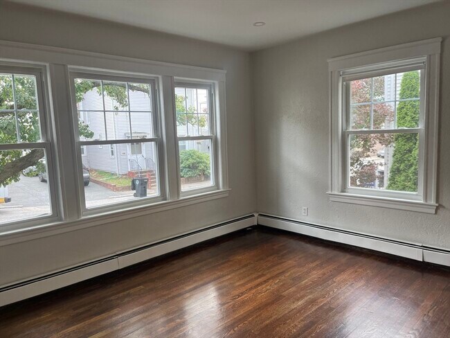 12 Meadow St in Salem, MA - Building Photo - Building Photo