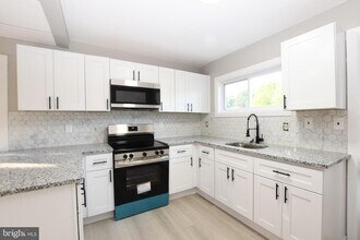 14 Delaware Ave in Salem, NJ - Foto de edificio - Building Photo