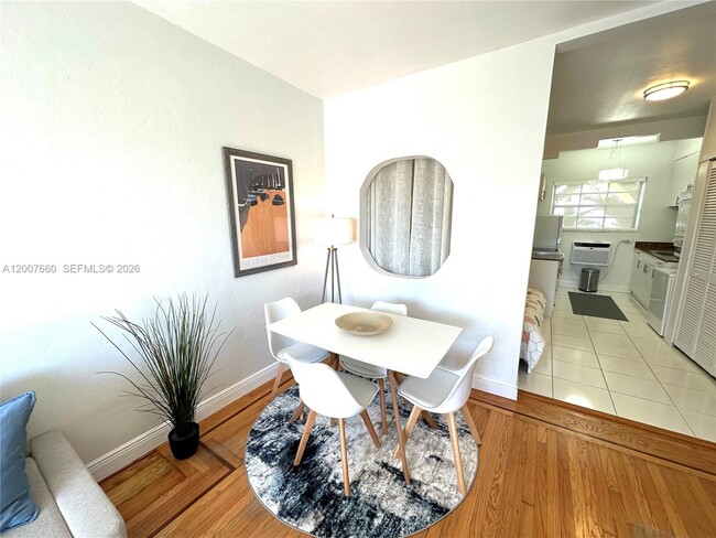 1007 Meridian Ave in Miami Beach, FL - Building Photo - Building Photo