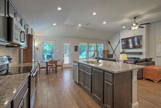 21707 Crystal Way in Leander, TX - Building Photo - Building Photo