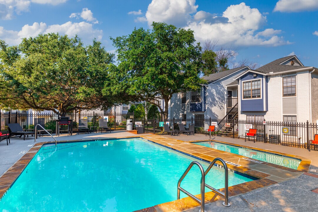 Fielders Glen Apartments (OLD) in Arlington, TX - Building Photo