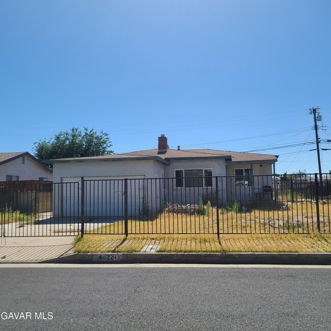 property at 44221 Foxton Ave