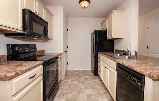 Town and Country Village Apartments in Ozark, MO - Building Photo - Building Photo