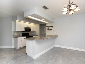 5569 Stephens Rd in Venice, FL - Building Photo - Building Photo