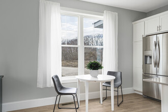 50 Hopkins Ln, Unit D-3 in Wakefield, RI - Foto de edificio - Building Photo