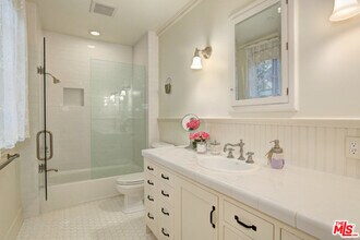 707 Palisades Beach Rd-Unit -South Side in Santa Monica, CA - Building Photo - Building Photo