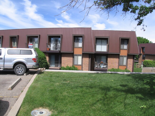 3231 Lakeside Dr, Unit 302 in Grand Junction, CO - Building Photo - Building Photo