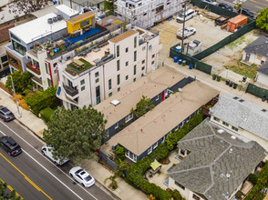 425 Venice Way in Venice, CA - Building Photo - Building Photo