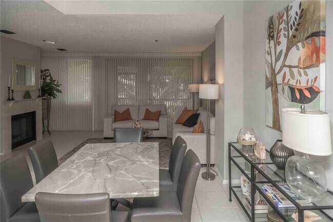 1922 Harbourside Dr in Longboat Key, FL - Building Photo - Building Photo