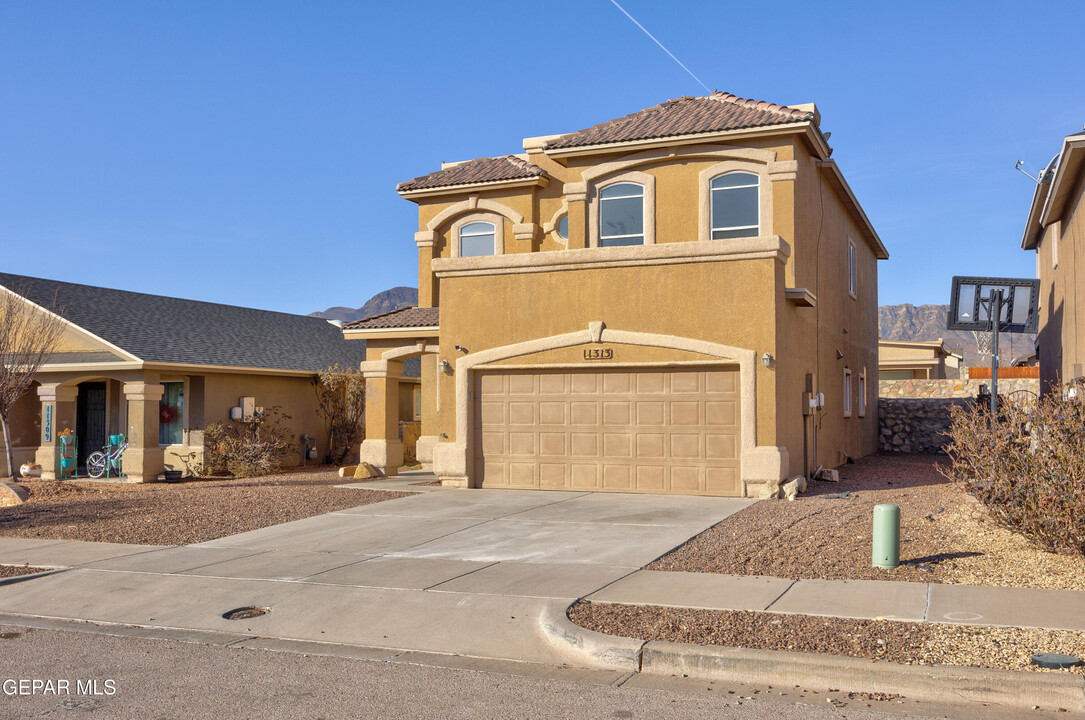 11313 Cattle Ranch St in El Paso, TX - Building Photo