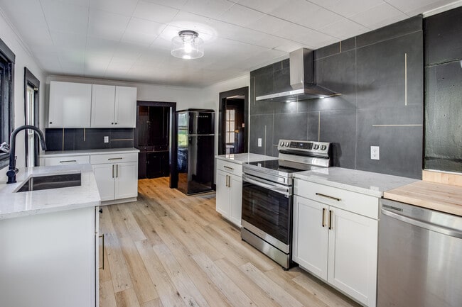 1582 Ridge Rd in Ontario, NY - Building Photo - Building Photo