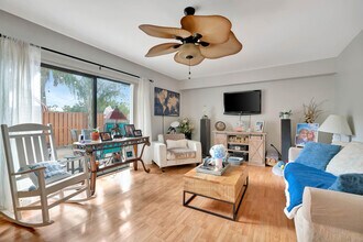 148 Heritage Way in West Palm Beach, FL - Foto de edificio - Building Photo