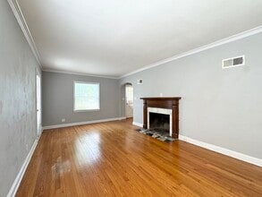 738 E Meyer Blvd in Kansas City, MO - Foto de edificio - Building Photo