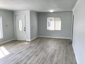 921 Xavier St in Denver, CO - Building Photo