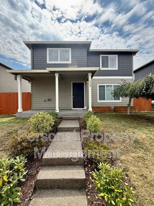 1723 NW 16th St in Battle Ground, WA - Foto de edificio