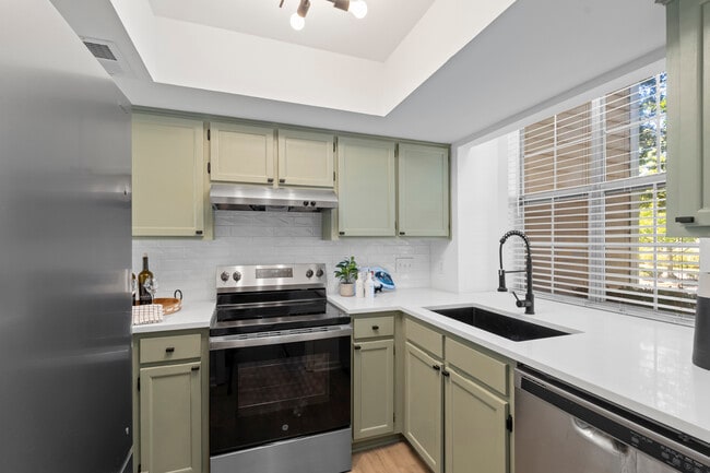 9231 Kings Canyon Dr in Charlotte, NC - Building Photo - Building Photo