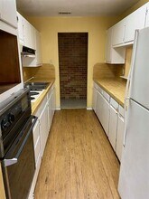 1016 Bois D'Arc St in Lockhart, TX - Building Photo - Building Photo