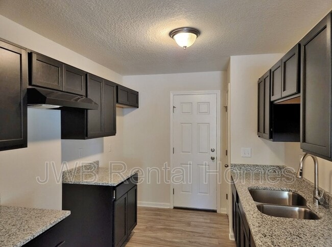 8015 Mattox Ave in Jacksonville, FL - Building Photo - Building Photo