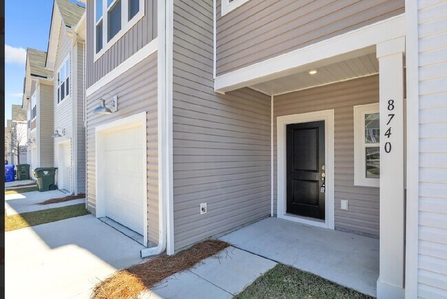 8740 Silver Perch Ln in North Charleston, SC - Building Photo - Building Photo