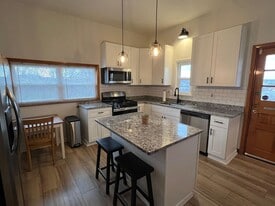 2121 Eggers St in Pittsburgh, PA - Building Photo