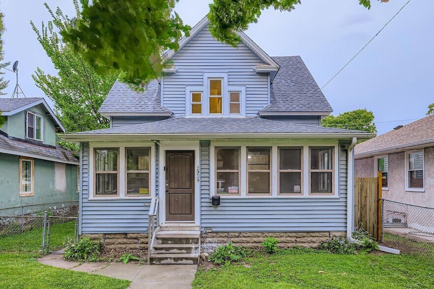 2939 Russell Ave N in Minneapolis, MN - Foto de edificio