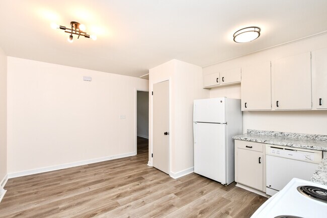 10 Orleans Ct, Unit 10 orleans court in Greenville, SC - Building Photo - Building Photo