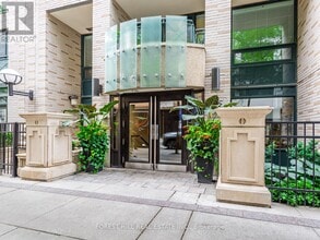 35 Hayden St in Toronto, ON - Building Photo - Building Photo