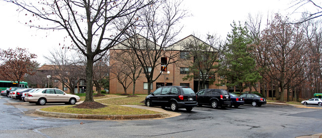 Hickory Ridge Place in Columbia, MD - Foto de edificio - Building Photo