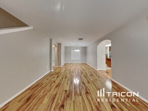 7810 Maroon Peak Dr in Ruskin, FL - Building Photo - Building Photo