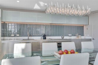 1040 Biscayne Blvd in Miami, FL - Building Photo - Building Photo
