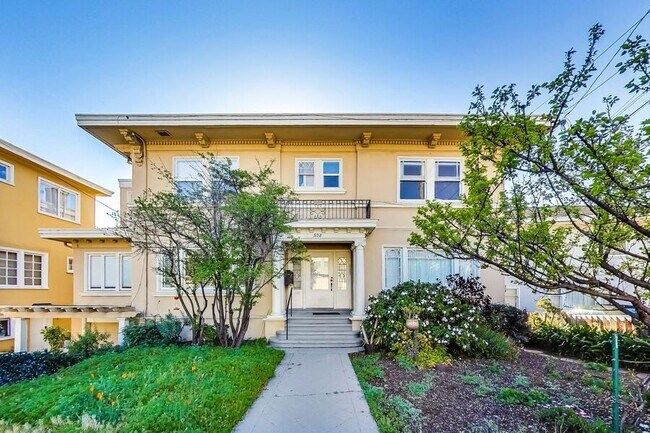 508 Valle Vista Ave in Oakland, CA - Building Photo - Building Photo