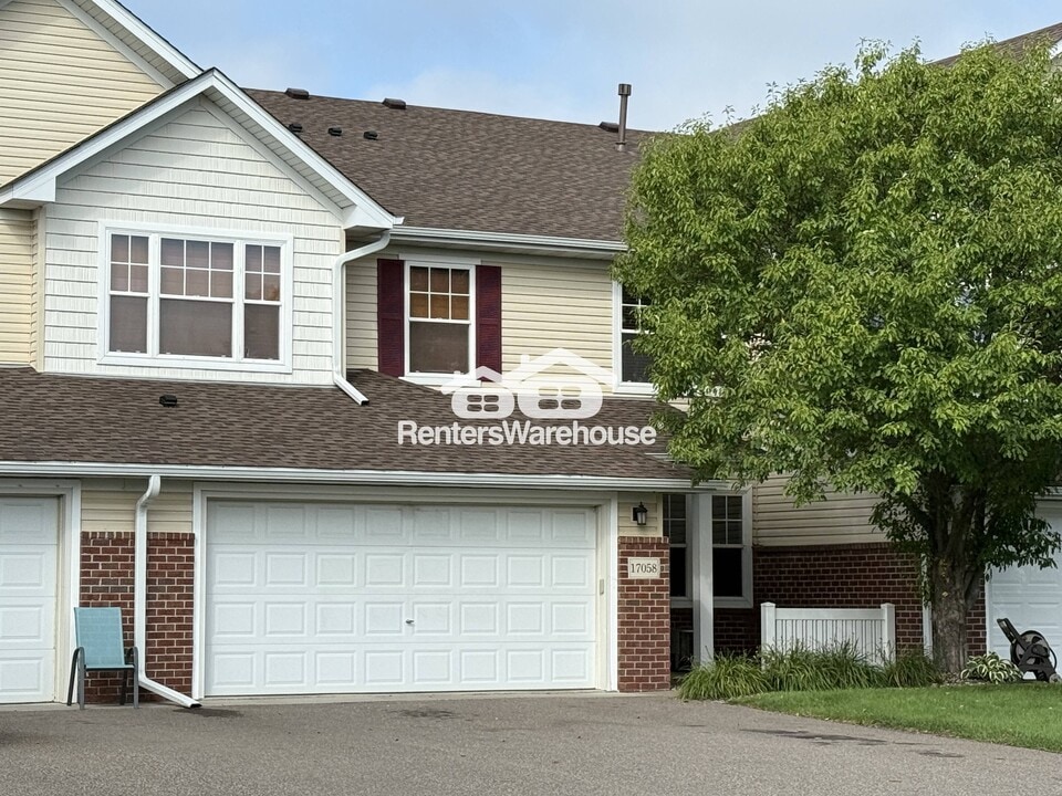 17058 Embers Ave in Farmington, MN - Building Photo