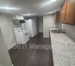 1702 S 11th St in Lincoln, NE - Foto de edificio - Building Photo
