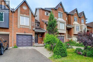 135 Kelso Crescent in Vaughan, ON - Building Photo