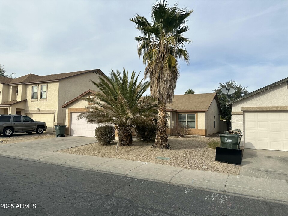 11606 W Columbine Dr in El Mirage, AZ - Building Photo