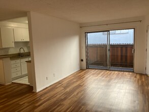 11707 Kiowa Ave in Los Angeles, CA - Foto de edificio - Building Photo