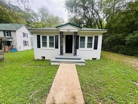 302 Rainey St in Mt Pleasant, TN - Building Photo