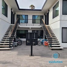 734-740.5-7405 Jamaica Ct in San Diego, CA - Building Photo - Building Photo