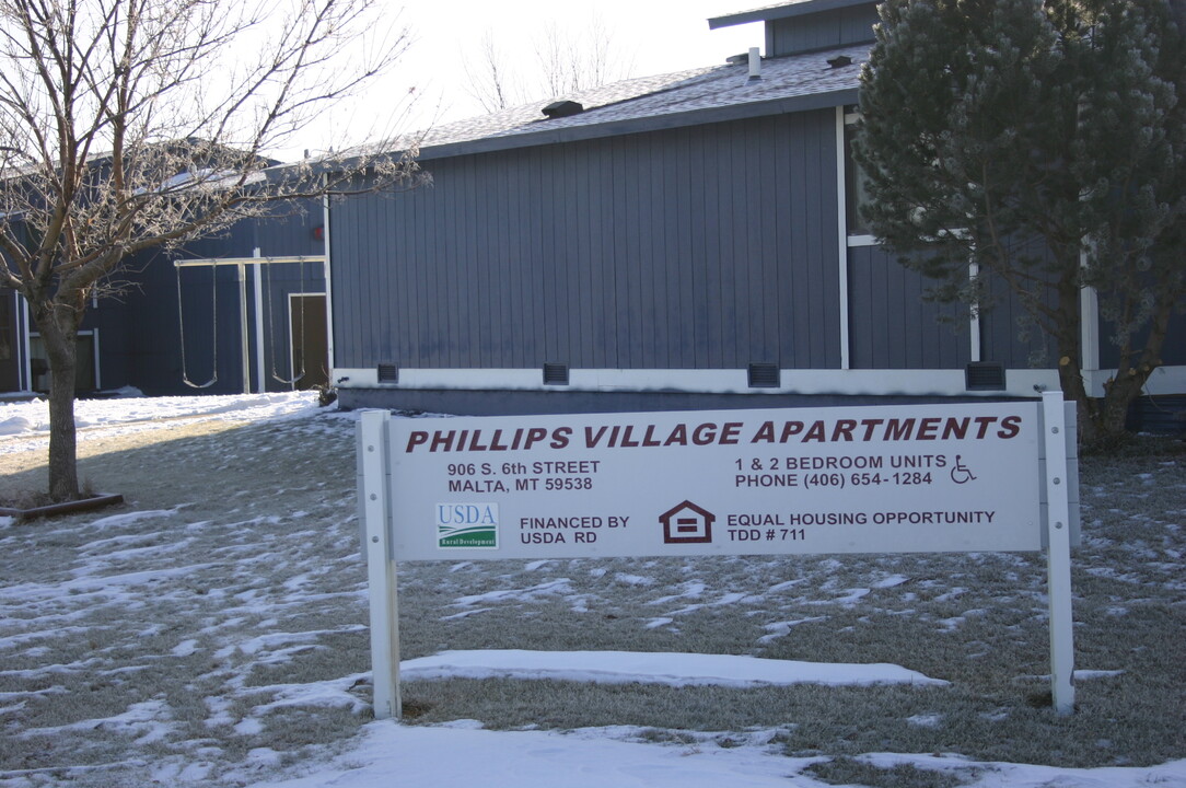 Phillips Village Apartments in Malta, MT - Building Photo