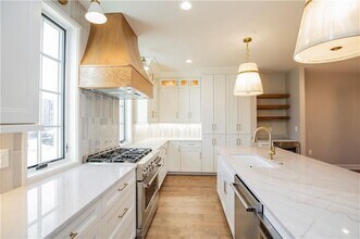 4111 S Champions Dr in Rogers, AR - Building Photo - Building Photo