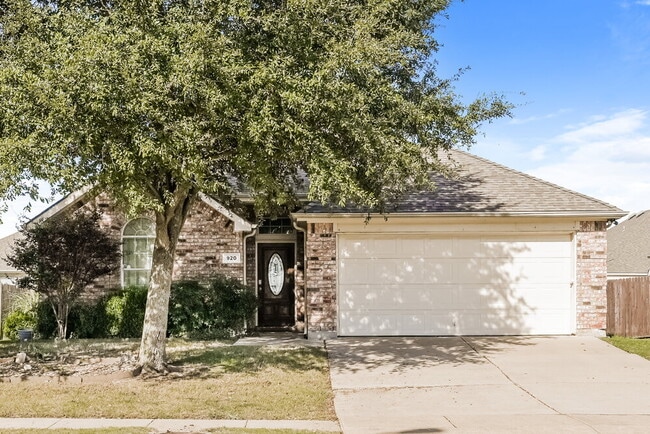 property at 920 Pebblecreek Dr