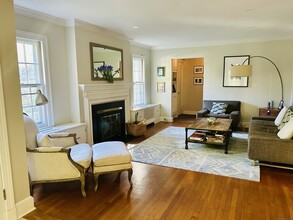 1086 Valley Rd in Fairfield, CT - Building Photo - Building Photo