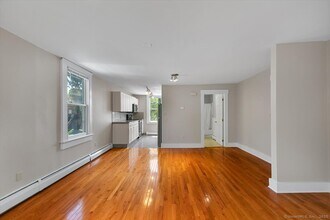 500 Chapel St in New Haven, CT - Building Photo - Building Photo