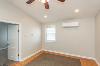 59 Iroquois Ave in Parsippany Troy Hills, NJ - Building Photo - Building Photo